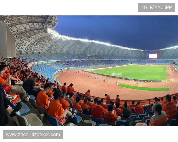 沃隆科娃受上海女排球迷爱戴，赛后签名互动显温情