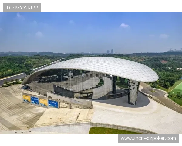 巴黎奥运开放办赛突破界限，多地标性建筑变身赛事场馆